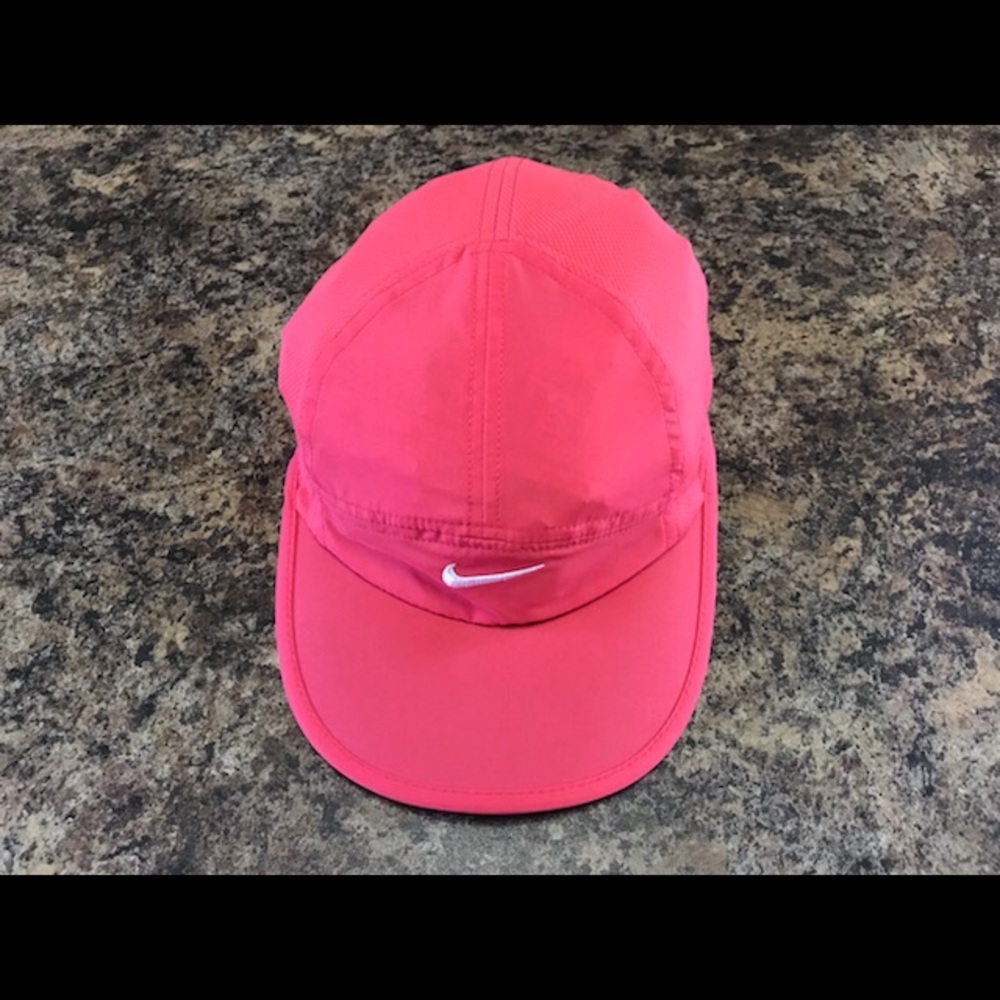 NIKE running hat